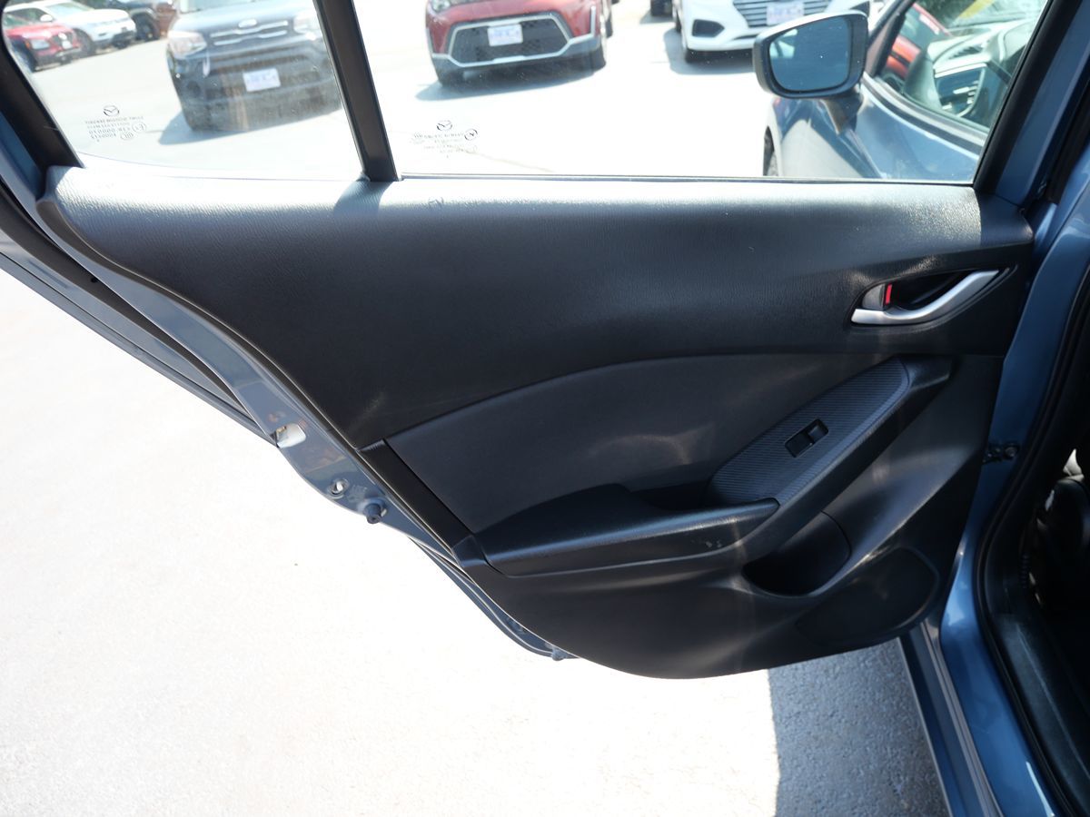 2014 Mazda Mazda3 i SV photo 30