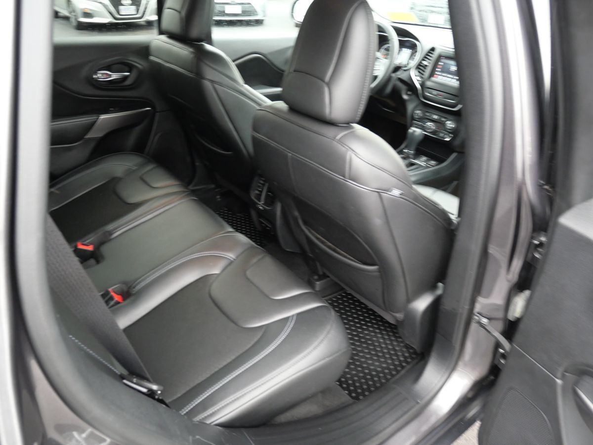 2019 Jeep Cherokee Latitude photo 22