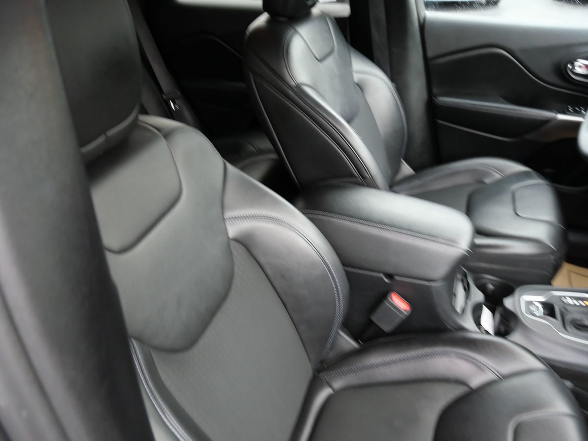 2019 Jeep Cherokee Latitude photo 27