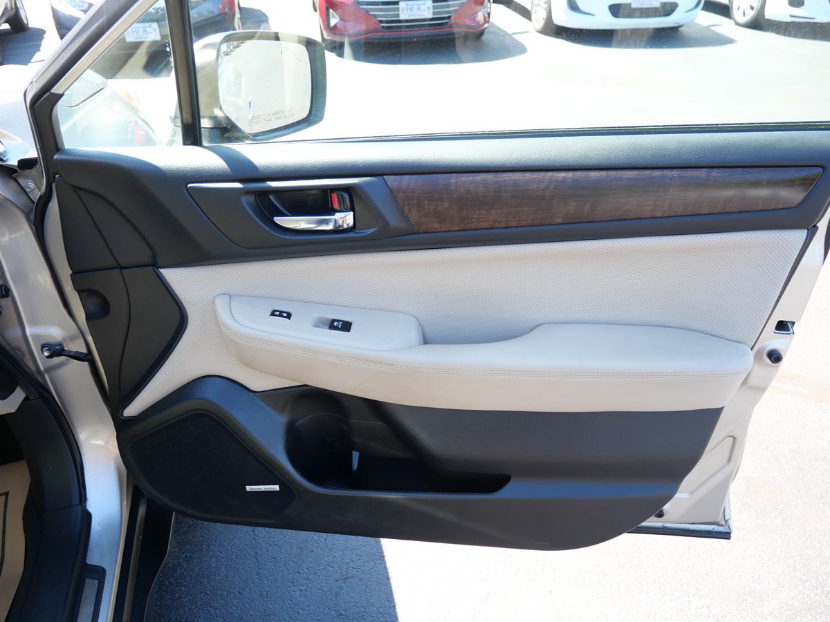 2017 Subaru Outback Limited photo 23