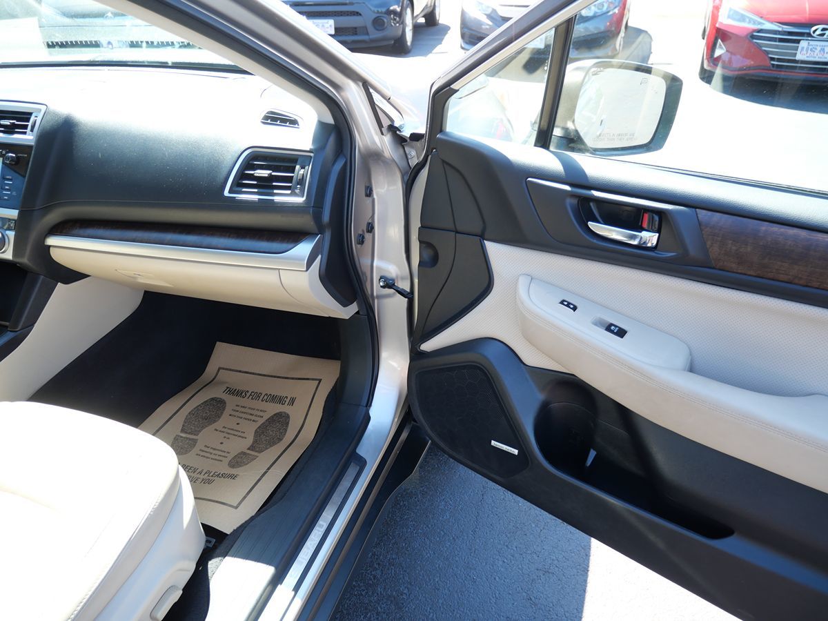 2017 Subaru Outback Limited photo 24