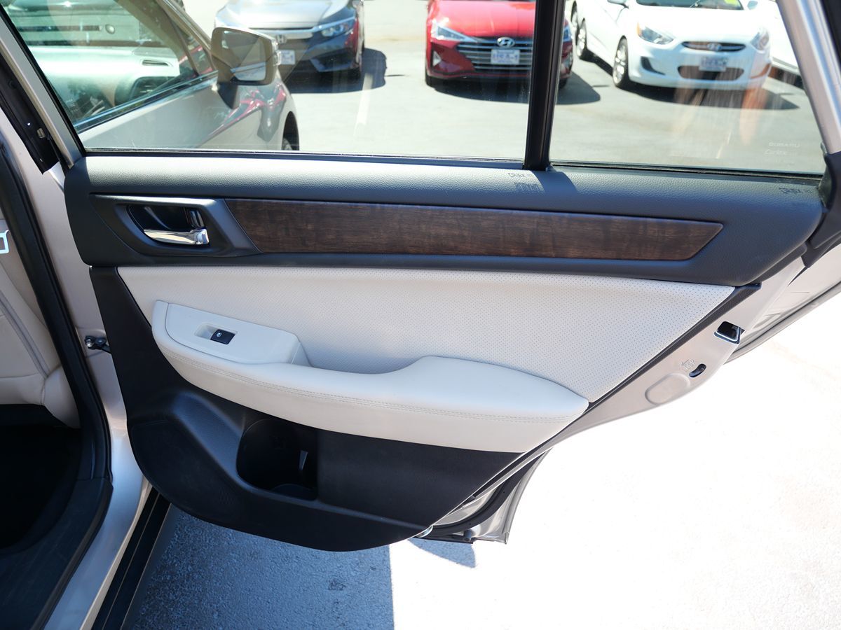2017 Subaru Outback Limited photo 28