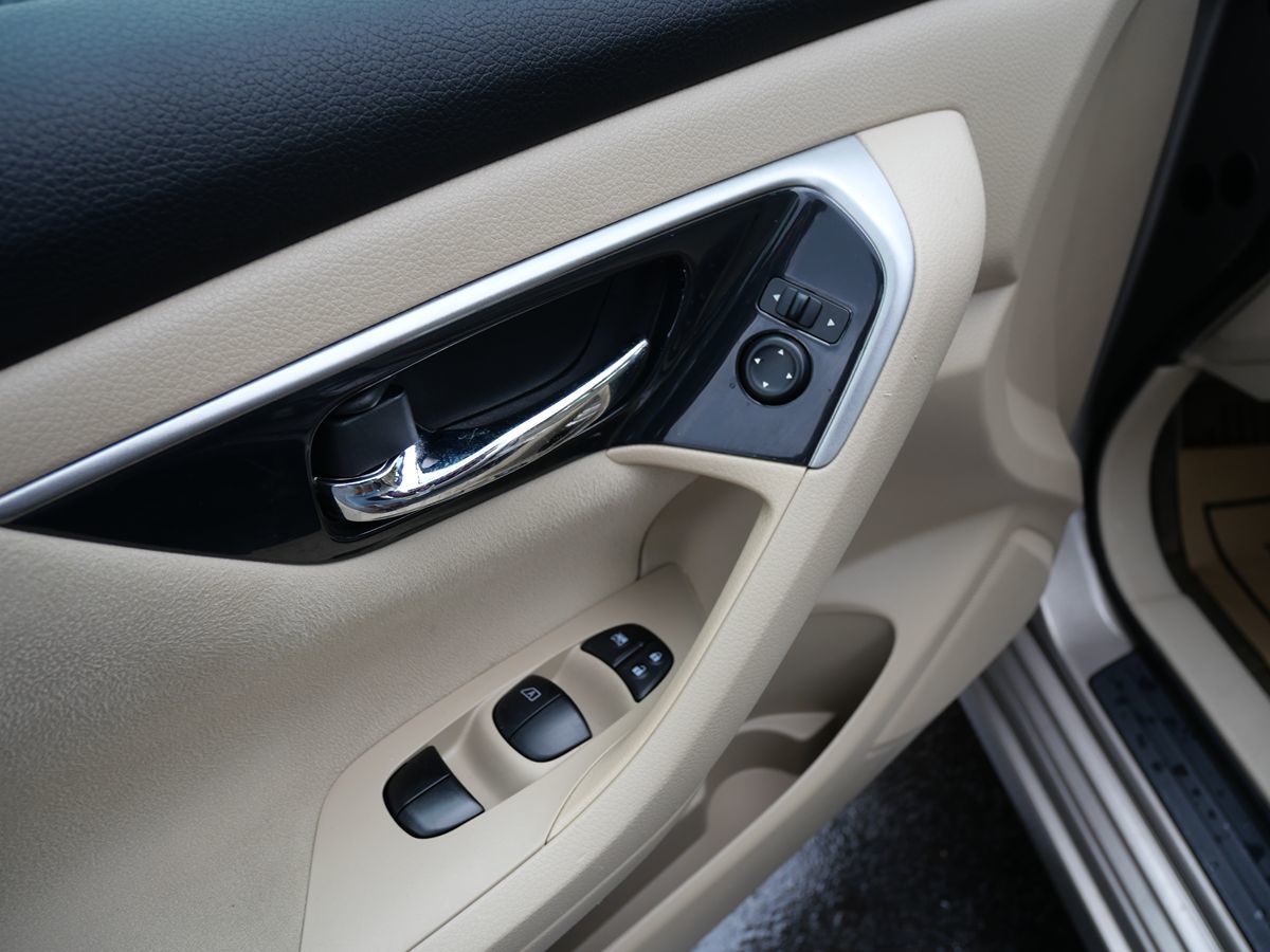 2014 Nissan Altima 2.5 S photo 15