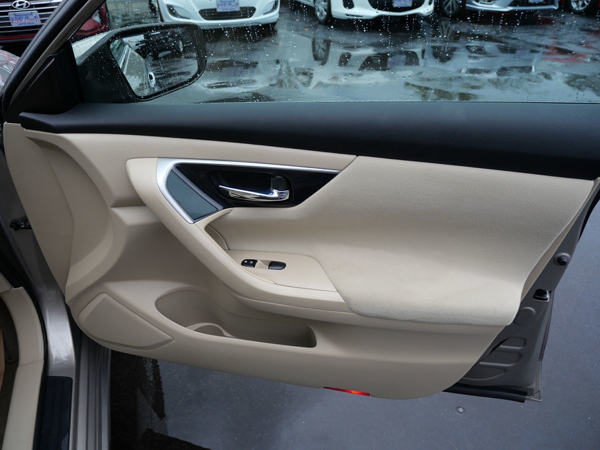 2014 Nissan Altima 2.5 S photo 26