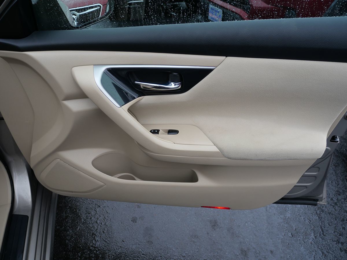 2014 Nissan Altima 2.5 S photo 17