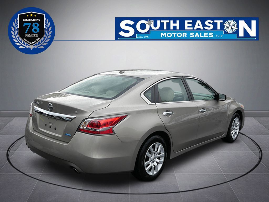 2014 Nissan Altima 2.5 S photo 6