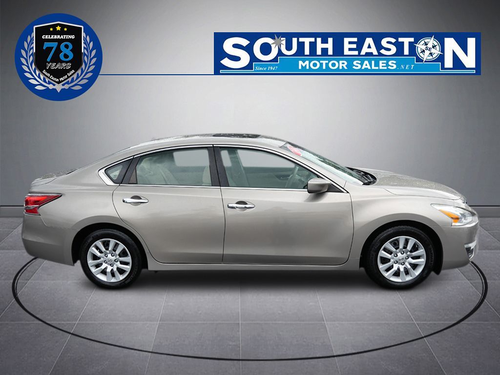 2014 Nissan Altima 2.5 S photo 9