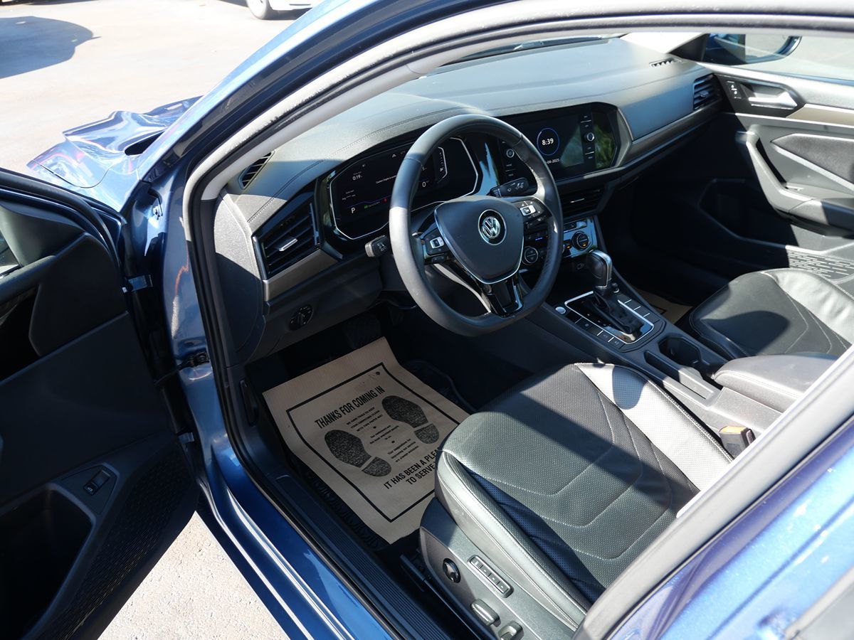 2019 Volkswagen Jetta SEL Premium photo 10
