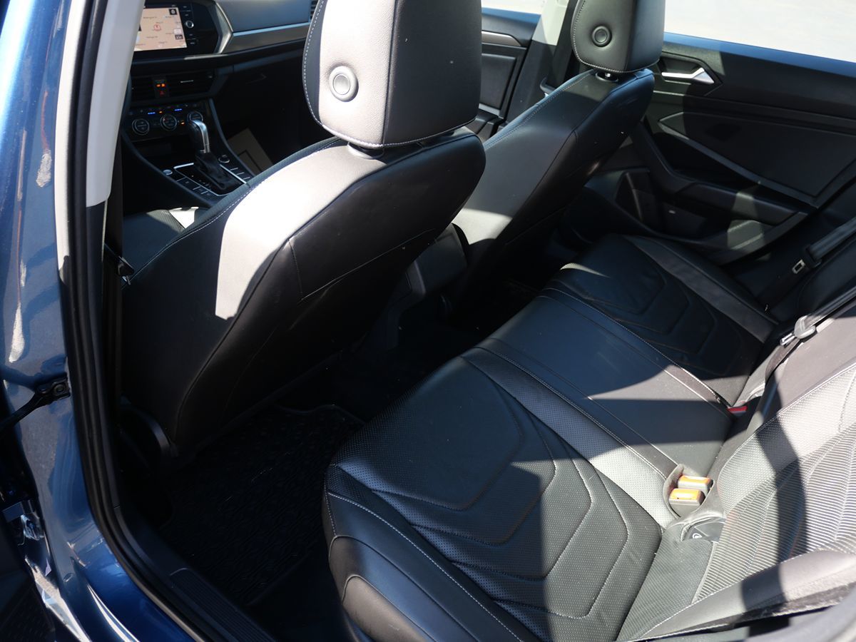 2019 Volkswagen Jetta SEL Premium photo 21