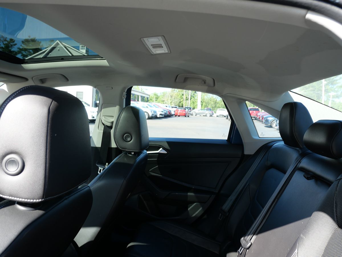 2019 Volkswagen Jetta SEL Premium photo 23