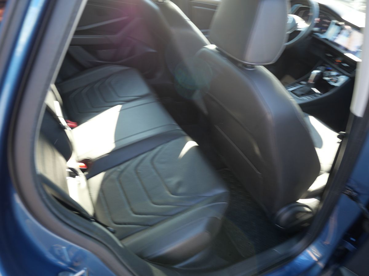 2019 Volkswagen Jetta SEL Premium photo 24