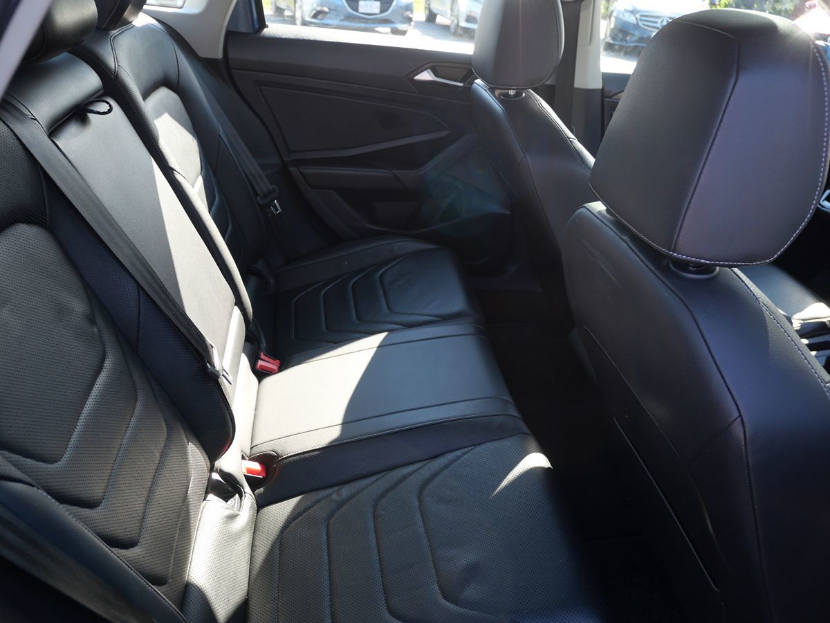 2019 Volkswagen Jetta SEL Premium photo 25