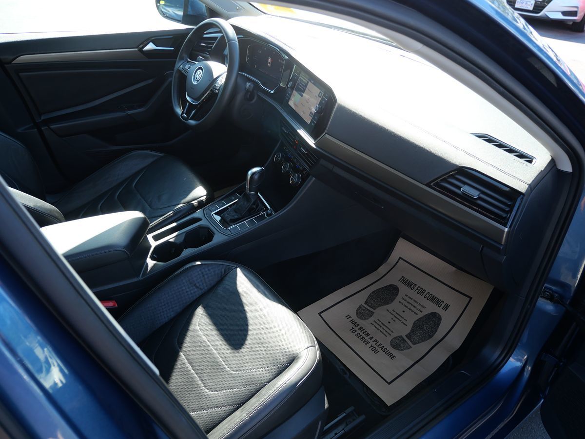 2019 Volkswagen Jetta SEL Premium photo 27