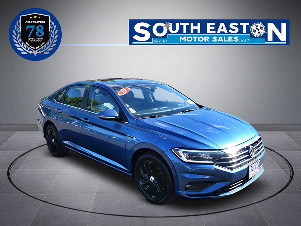2019 Volkswagen Jetta SEL Premium photo 3