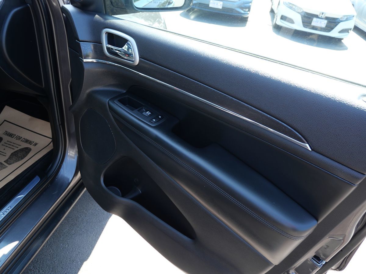 2018 Jeep Grand Cherokee Limited photo 30