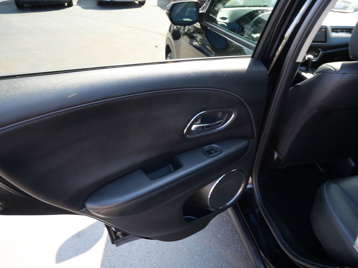 2018 Honda HR-V EX-L photo 16