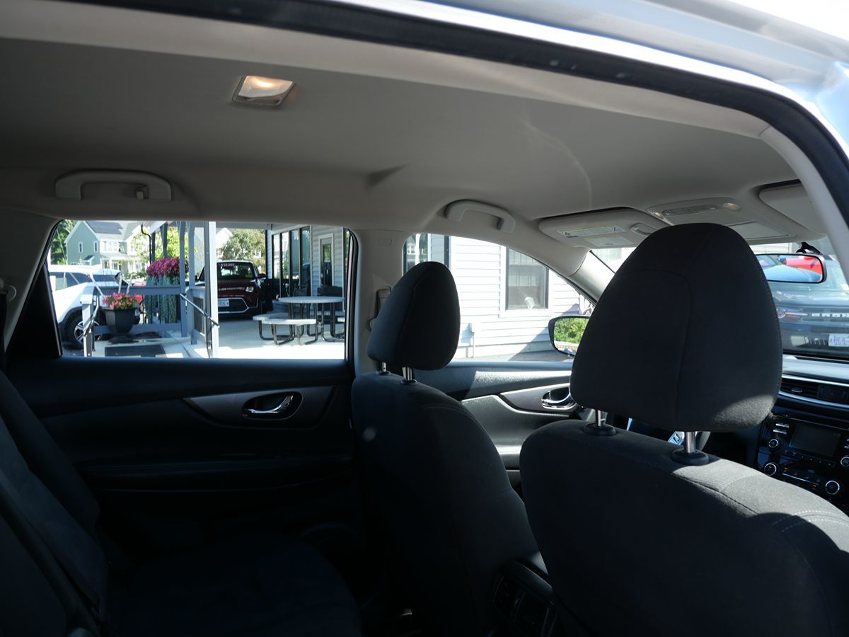 2016 Nissan Rogue S photo 21