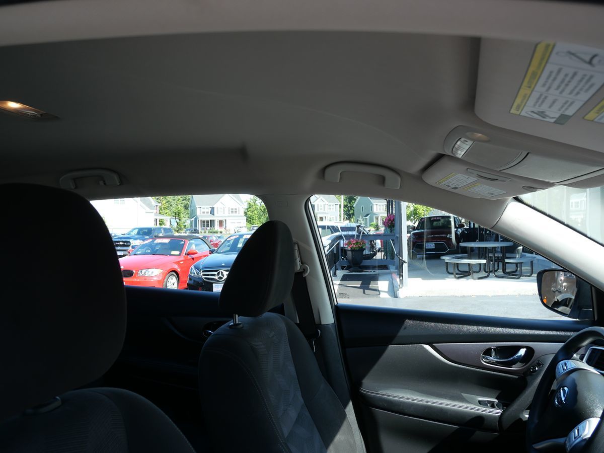 2016 Nissan Rogue S photo 26
