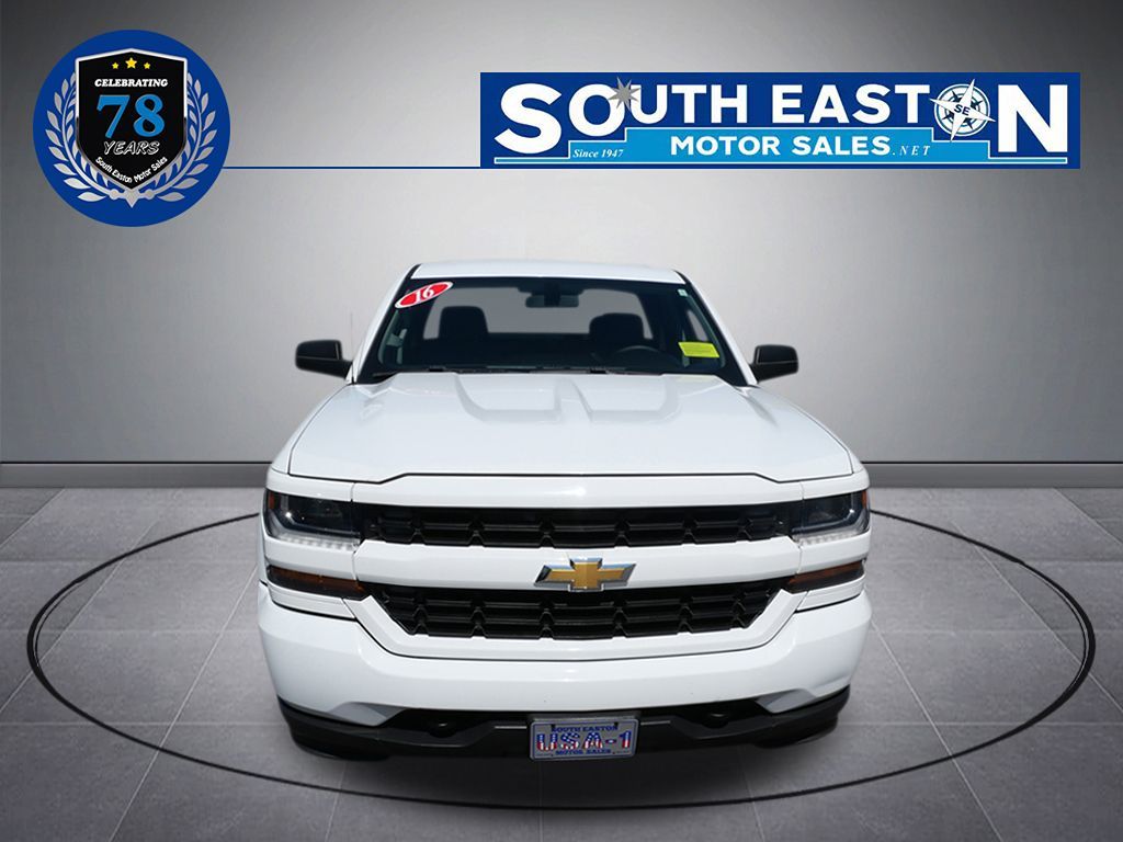 2016 Chevrolet Silverado 1500 Custom photo 4