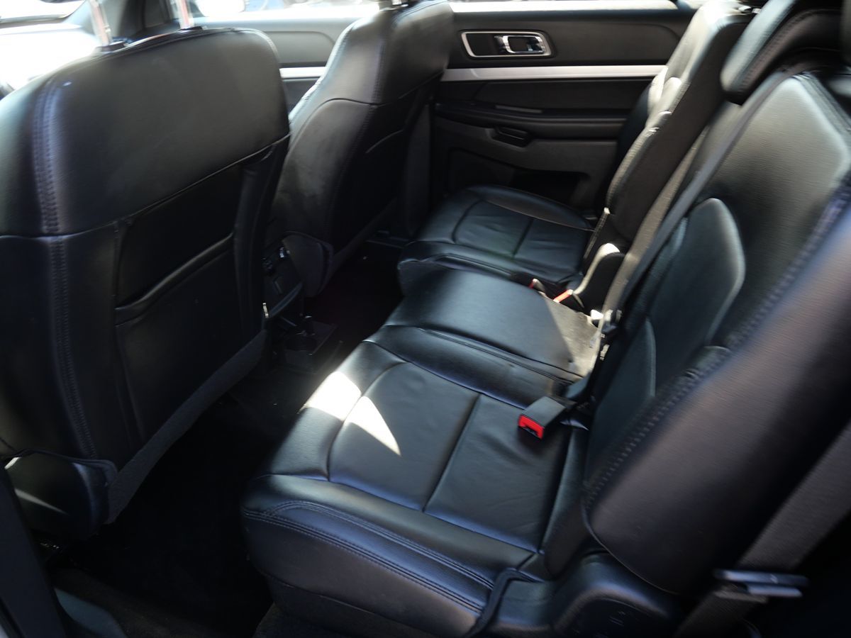 2017 Ford Explorer XLT photo 23