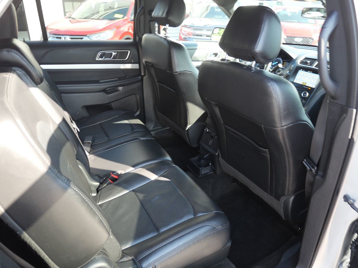 2017 Ford Explorer XLT photo 26