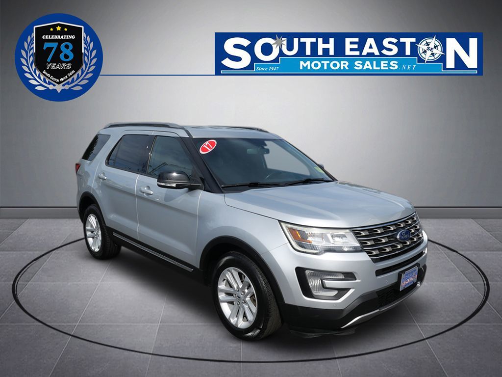 2017 Ford Explorer XLT photo 3