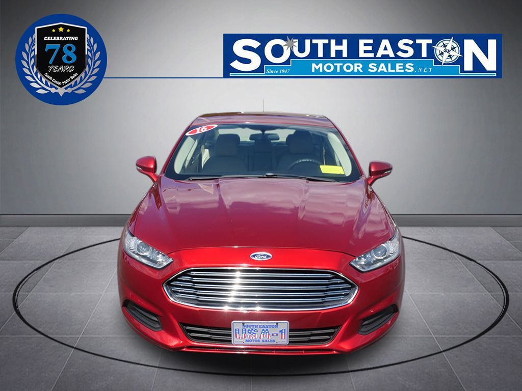 2016 Ford Fusion SE photo 4