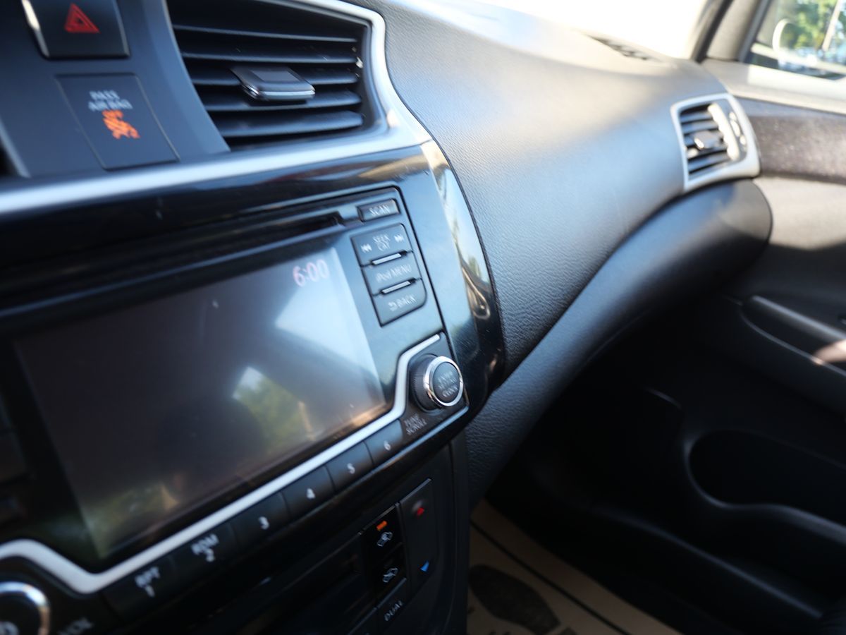 2018 Nissan Sentra SV photo 14