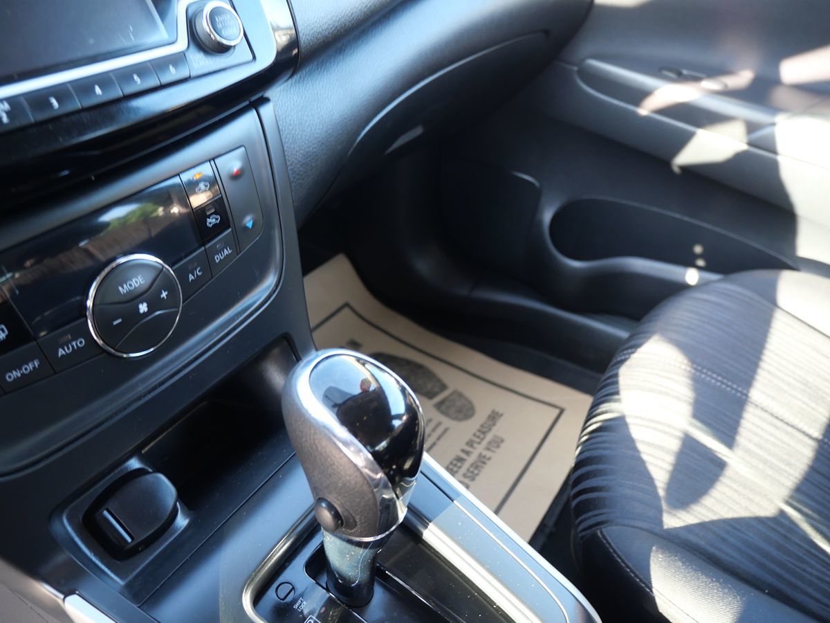 2018 Nissan Sentra SV photo 15