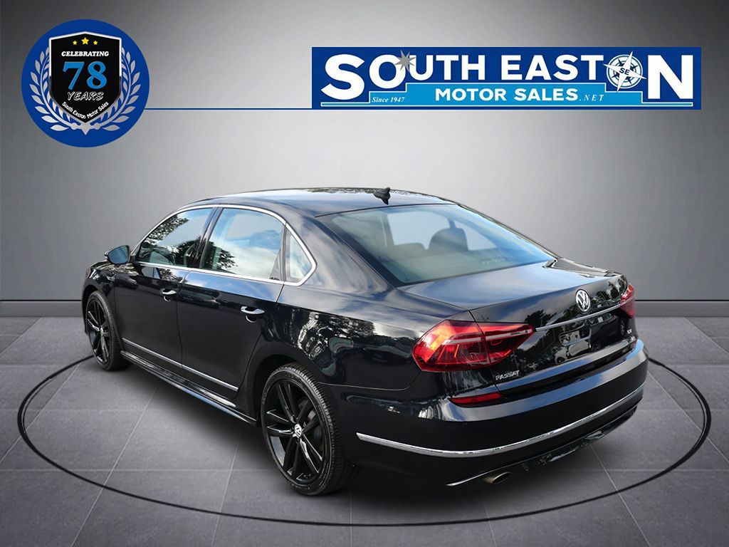 2017 Volkswagen Passat R-Line photo 6