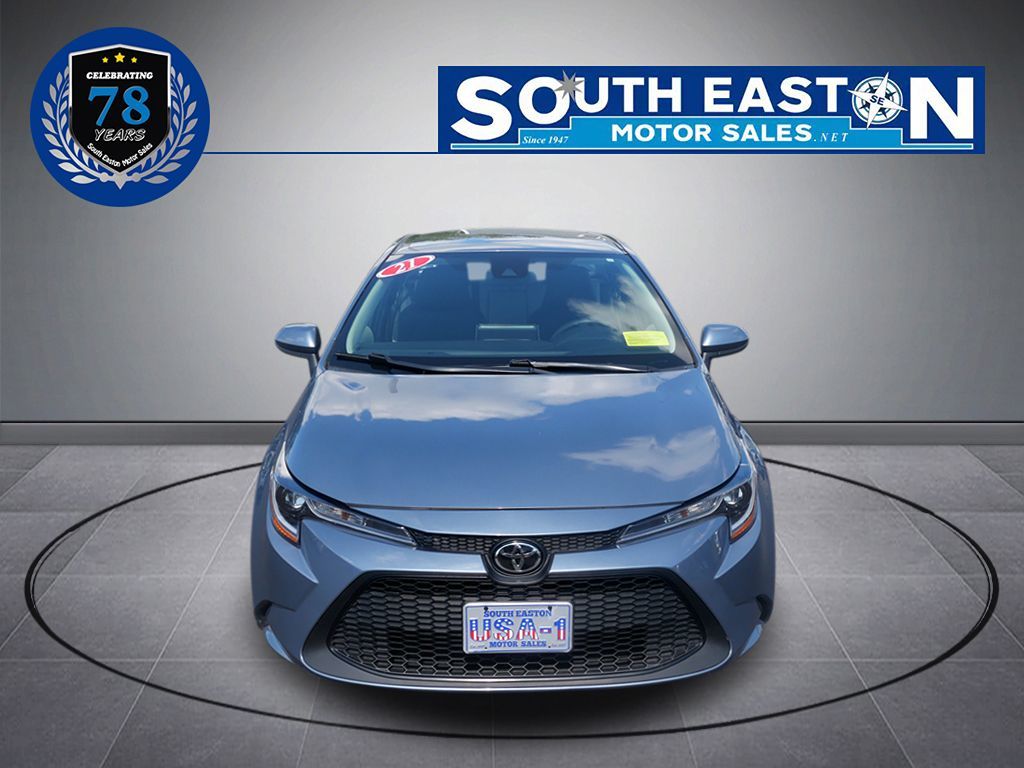 2021 Toyota Corolla LE photo 4