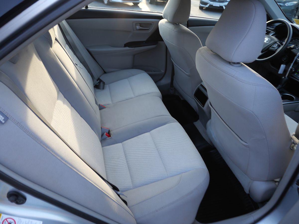 2015 Toyota Camry LE photo 23