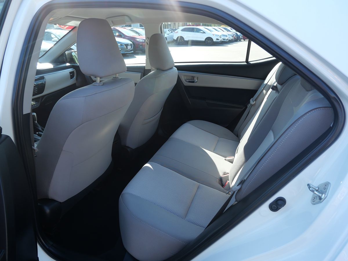 2015 Toyota Corolla LE photo 16