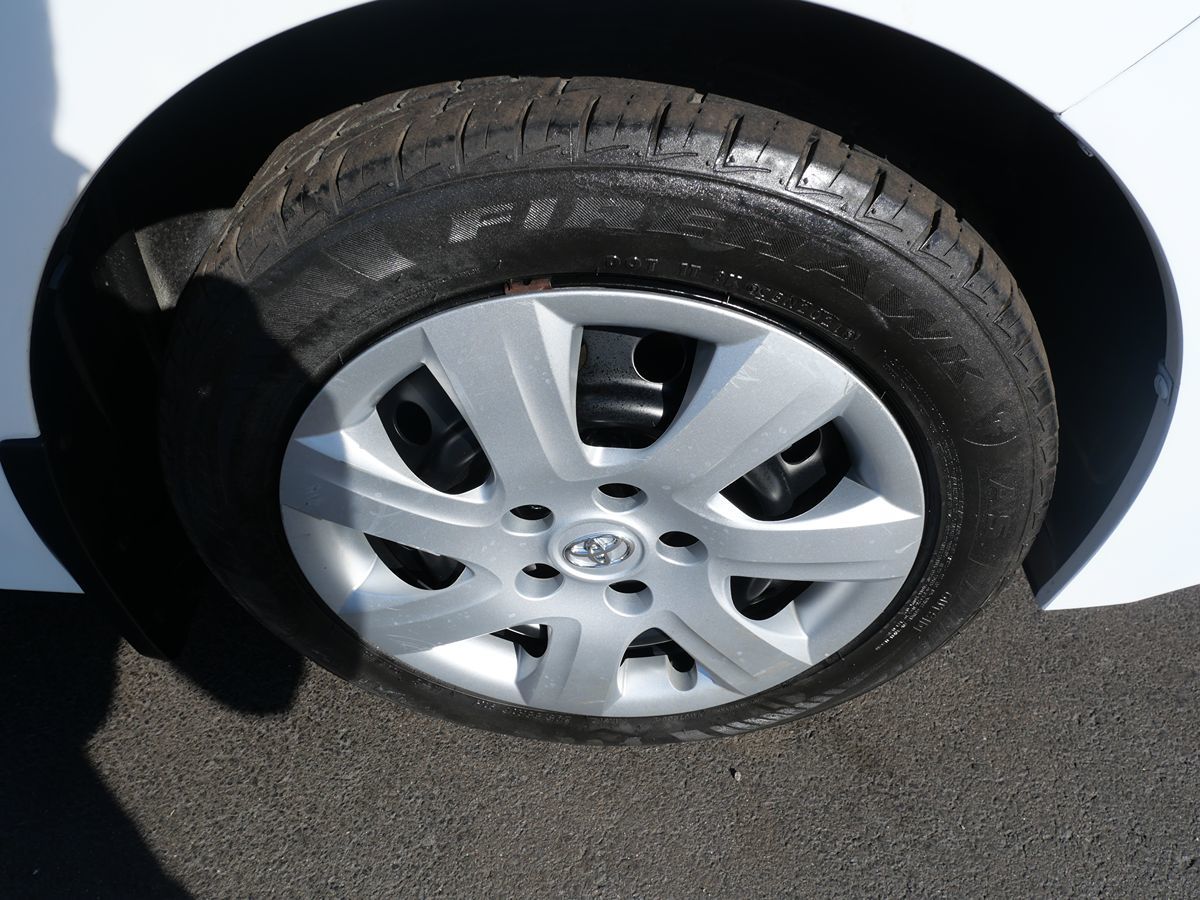 2015 Toyota Corolla LE photo 25