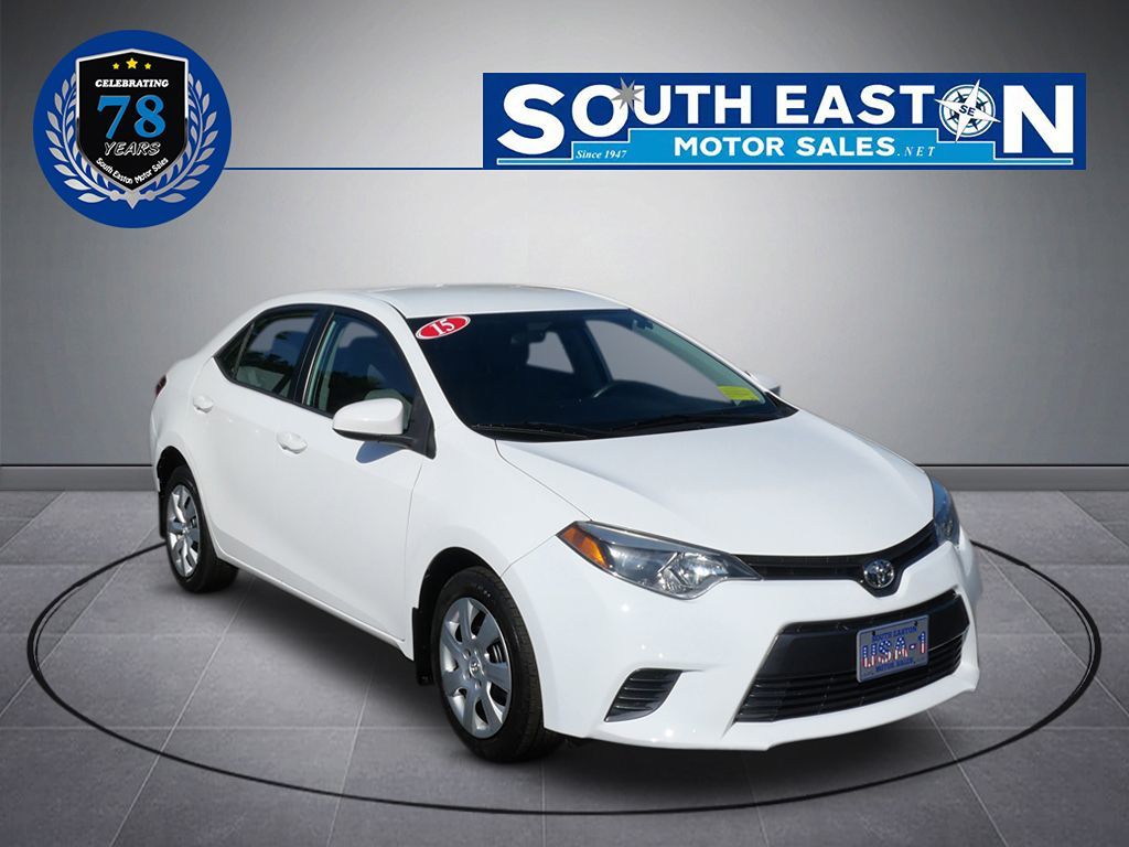 2015 Toyota Corolla LE photo 3
