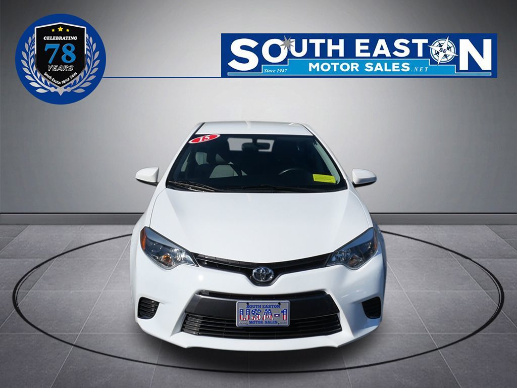 2015 Toyota Corolla LE photo 4