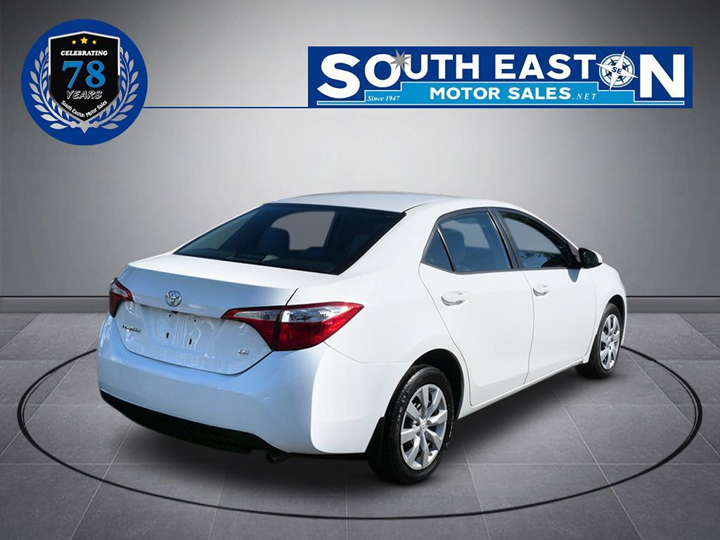 2015 Toyota Corolla LE photo 7