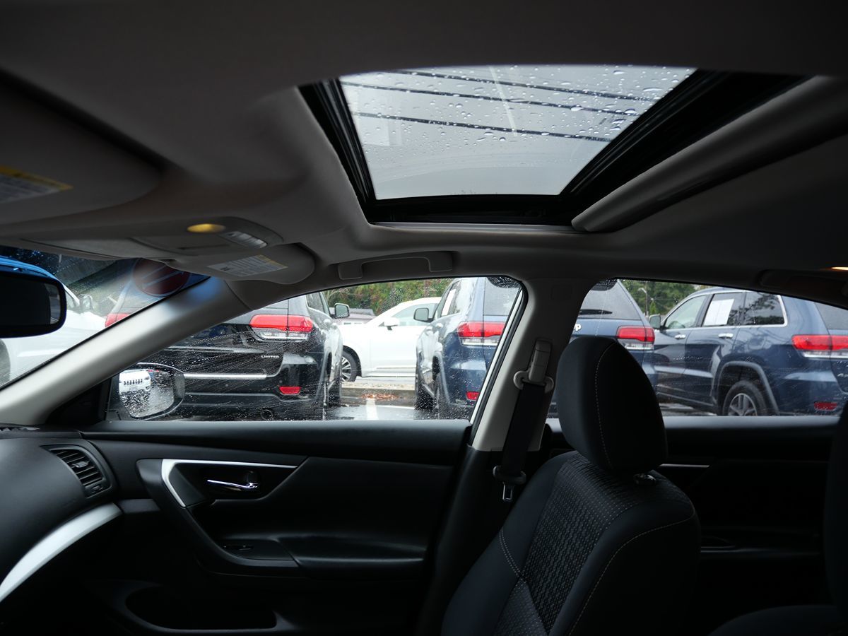 2017 Nissan Altima 2.5 SV photo 12