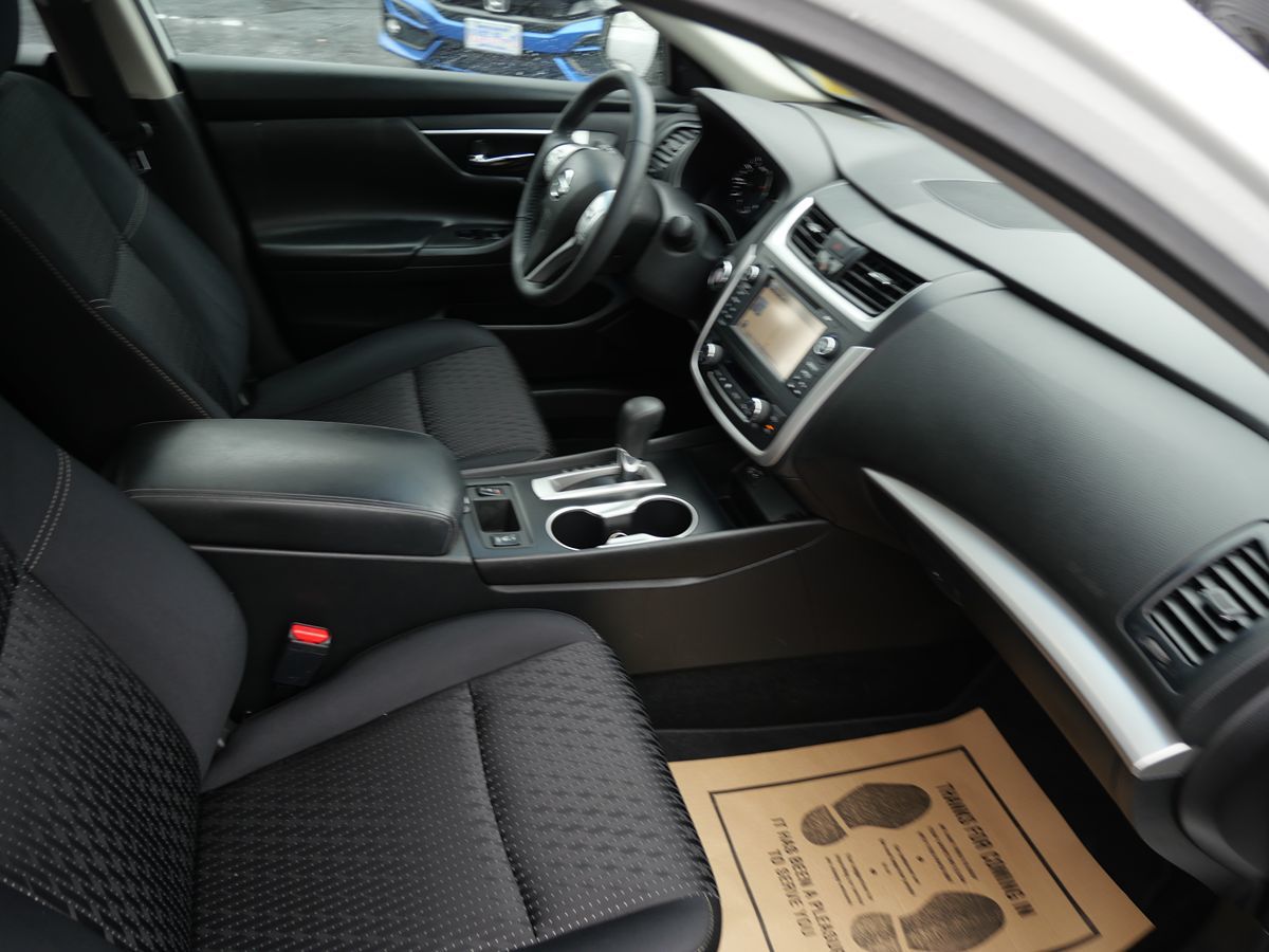 2017 Nissan Altima 2.5 SV photo 25