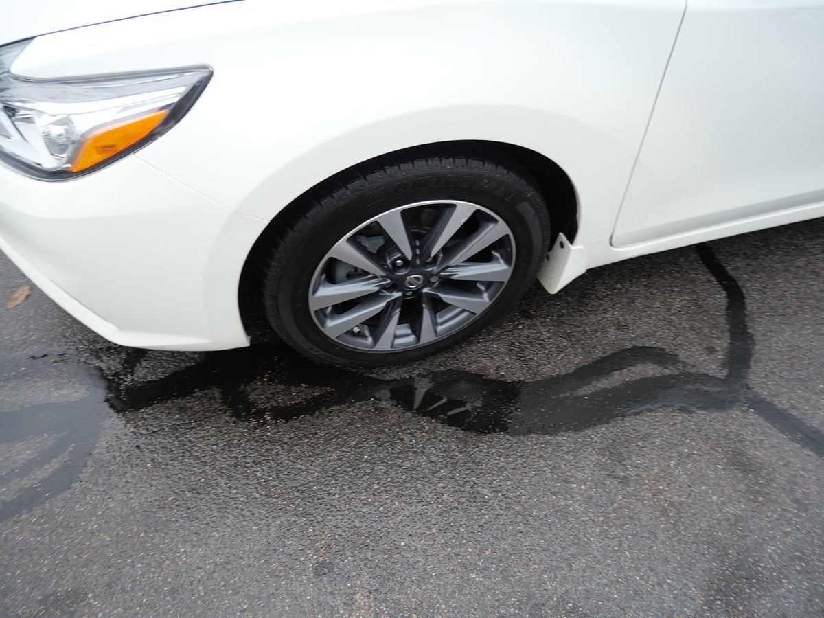 2017 Nissan Altima 2.5 SV photo 32