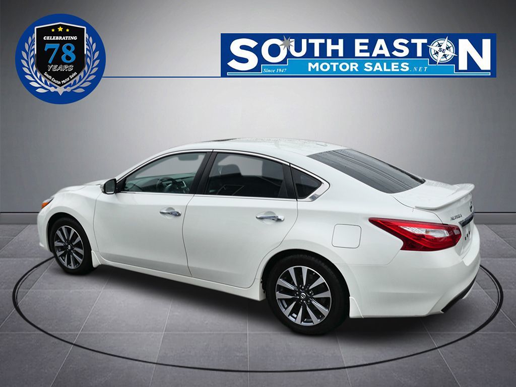 2017 Nissan Altima 2.5 SV photo 9