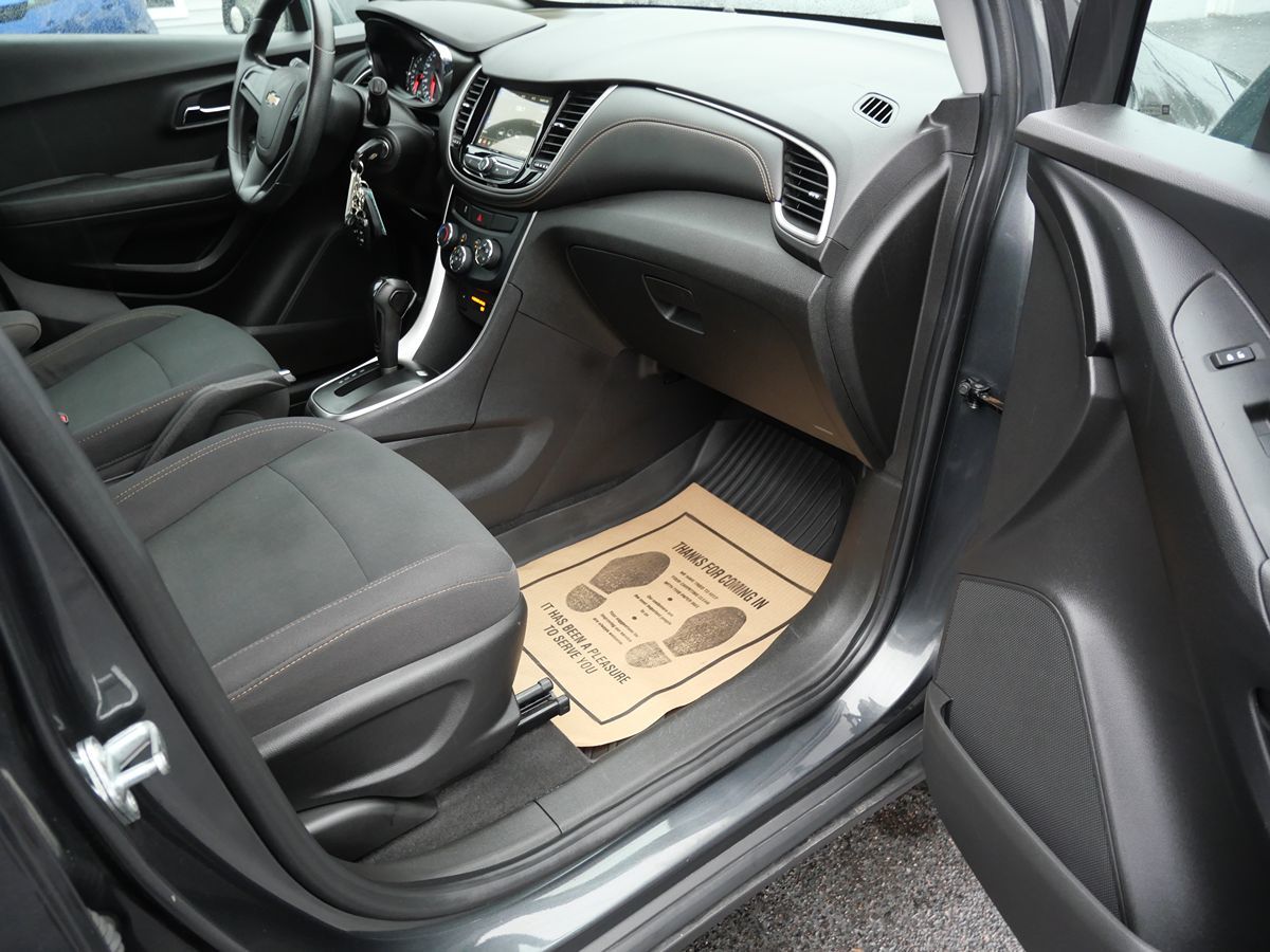 2019 Chevrolet Trax LS photo 17