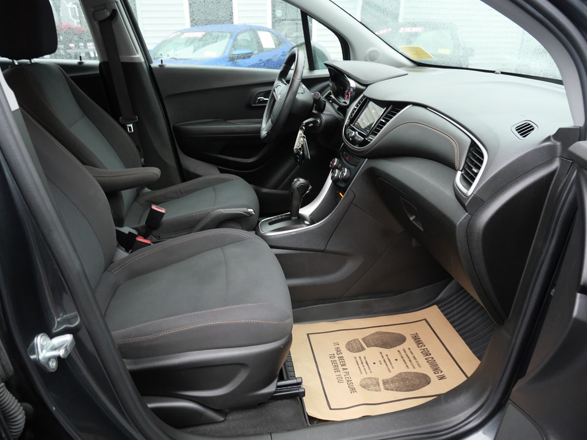 2019 Chevrolet Trax LS photo 18