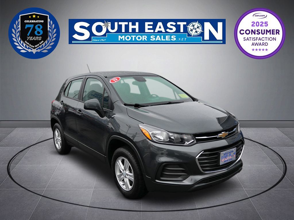 2019 Chevrolet Trax LS photo 3