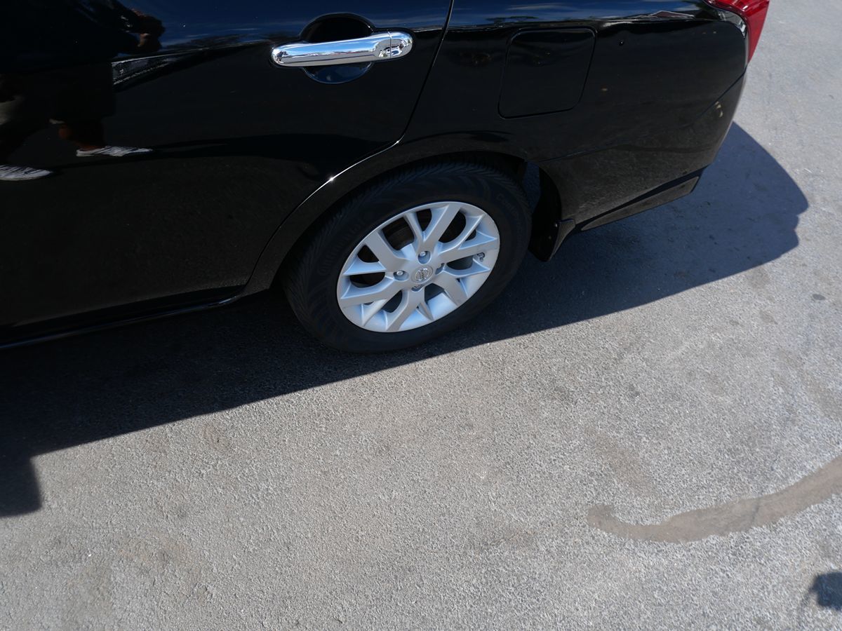 2016 Nissan Versa SV photo 2