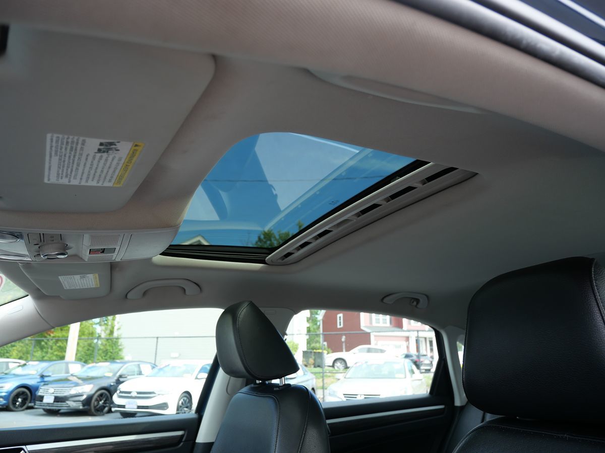 2018 Volkswagen Passat 2.0T SE photo 13