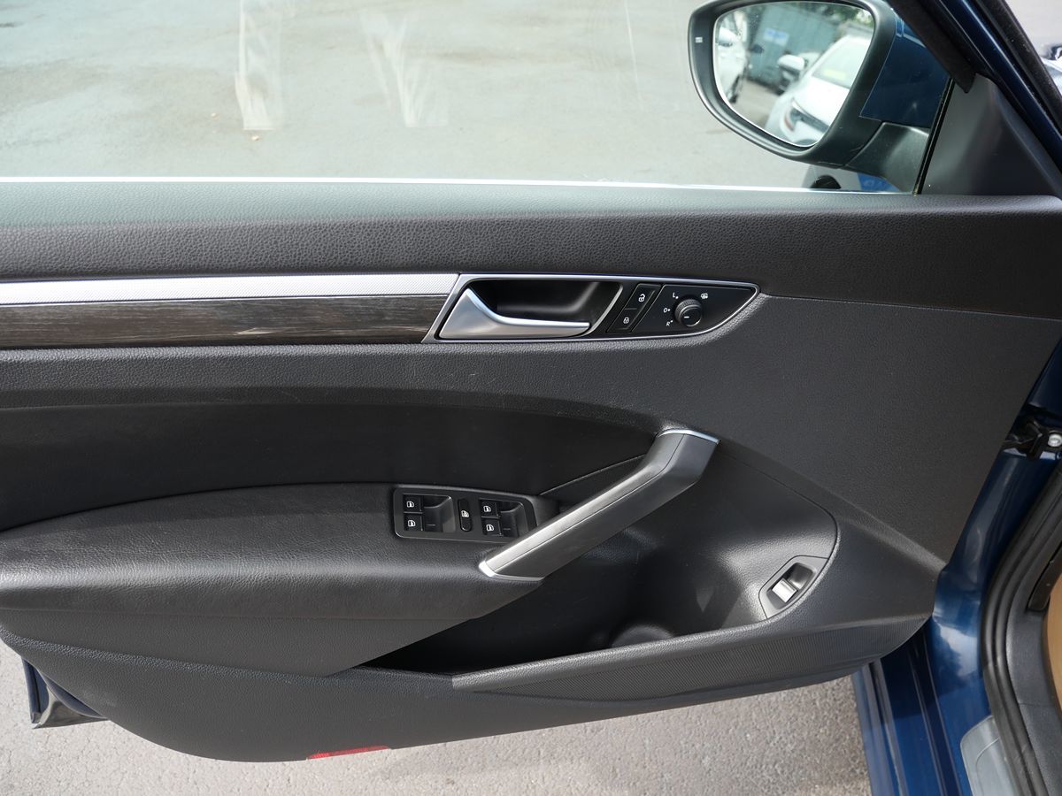 2018 Volkswagen Passat 2.0T SE photo 14