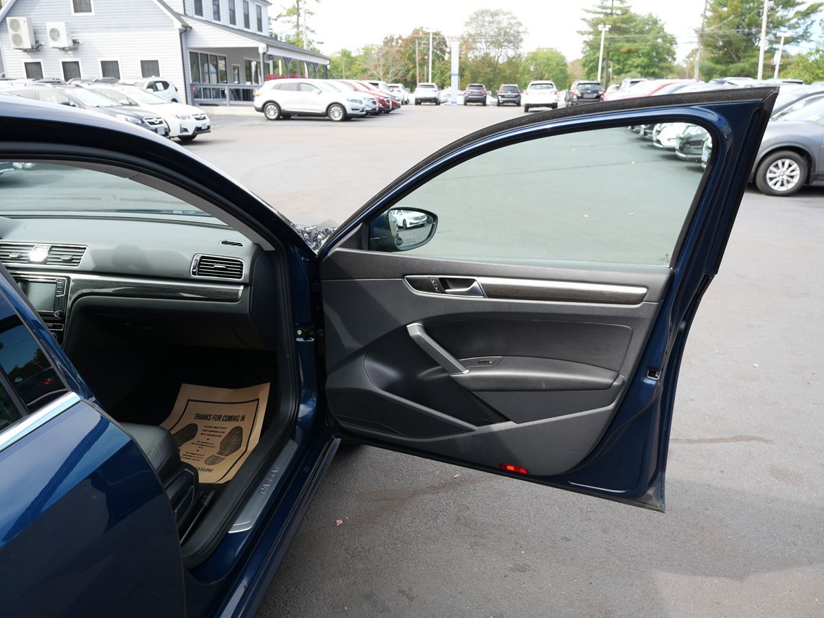 2018 Volkswagen Passat 2.0T SE photo 18
