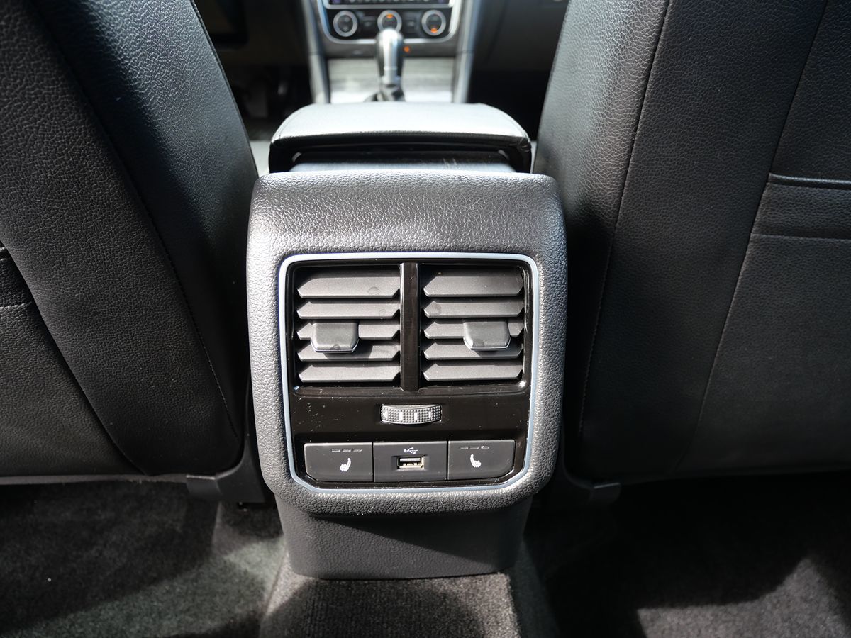 2018 Volkswagen Passat 2.0T SE photo 21