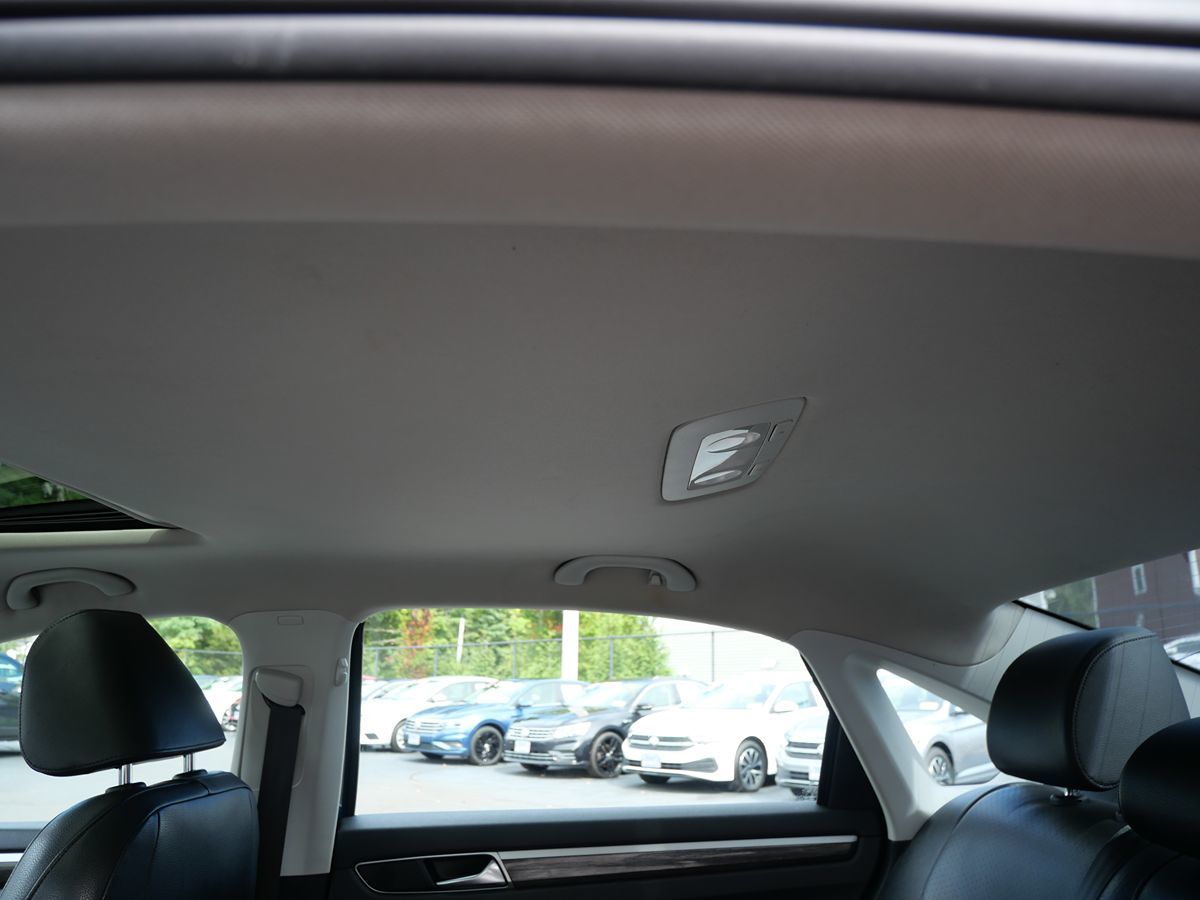 2018 Volkswagen Passat 2.0T SE photo 23
